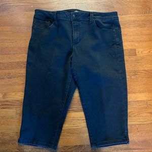 D. Jeans Black Denim Blend Capris - 16